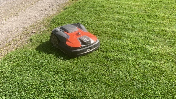 Hjälp oss hålla fotbollsplanen på Masbo IP fri